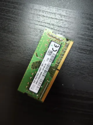 SK Hynix 8GB DDR4 PC4-2400T