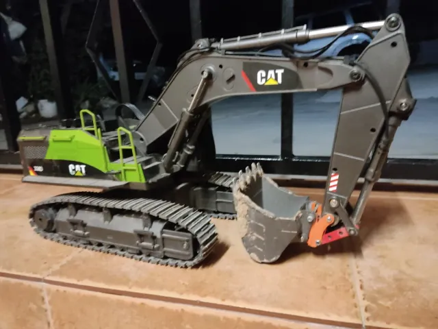 Retroexcavadora RC Huina Modificada