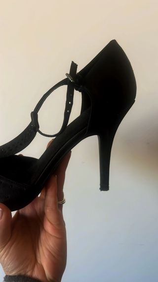 Zapato tacón medio negro