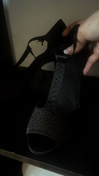 Zapato tacón medio negro