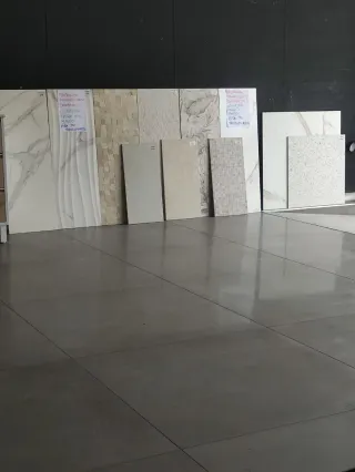 Pavimento y revestimiento.