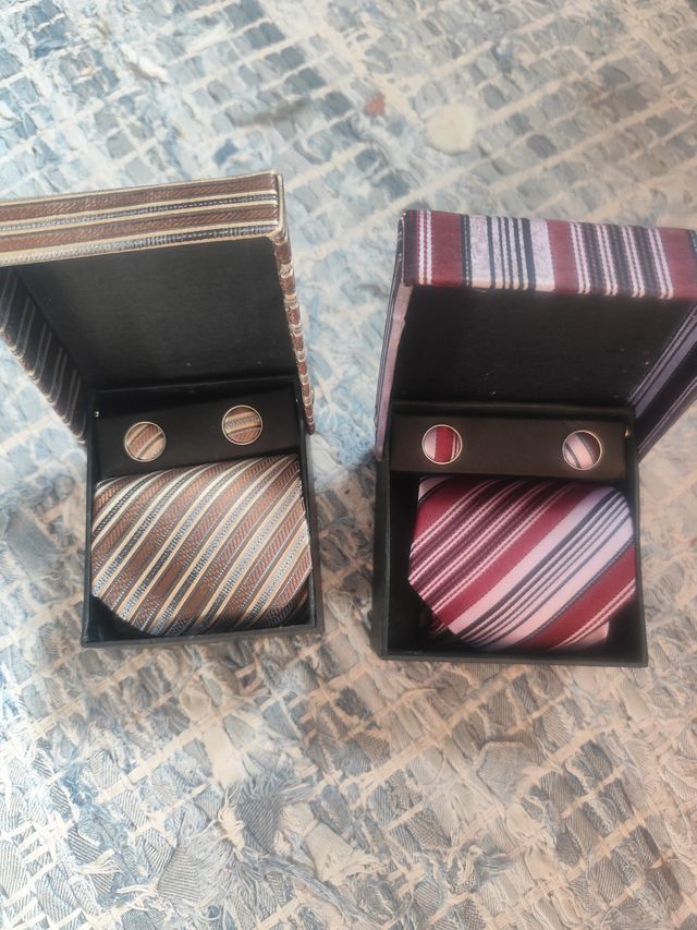 Conjunto Corbata y Gemelos Rayas