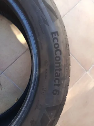 Neumático 235/50 R19 W seminuevo