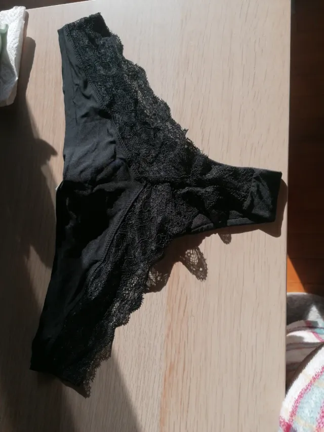 Braguitas Secret Mujer Talla XL y L Negras