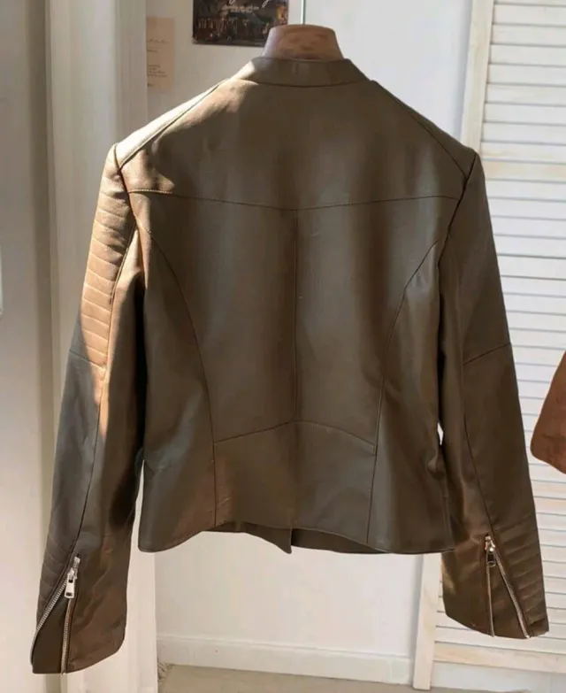 Cazadora polipiel marrón efecto piel