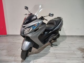 MAXISCOOTER - SUZUKI BURGMAN 400