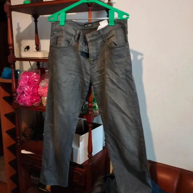 Pantalones marca  Talla 34  los 5 pantalon 10€