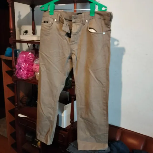 Pantalones marca  Talla 34  los 5 pantalon 10€