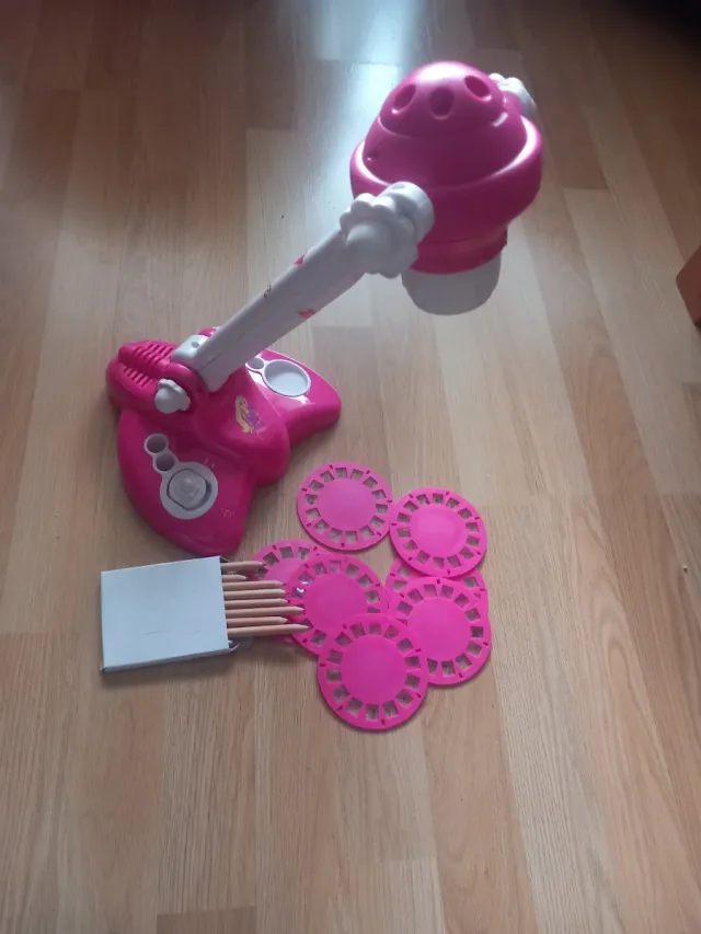 Proyector de Dibujo Barbie Lexibook