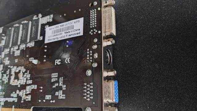 Tarjeta Gráfica Twintech FX5500 256MB AGP