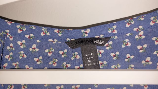 Blusa H&M floral azul
