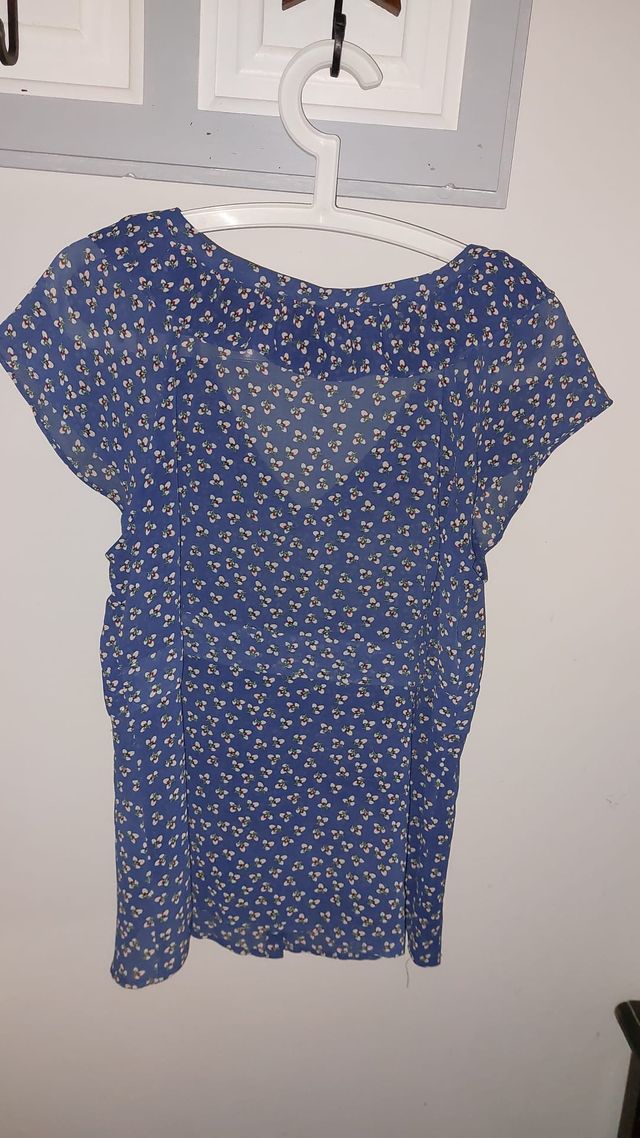 Blusa H&M floral azul