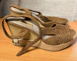 Sandalias esparto cuña marrón