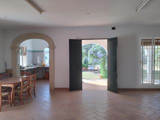 Parcela rústica con Chalet y apartamento