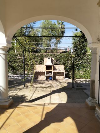 Parcela rústica con Chalet y apartamento