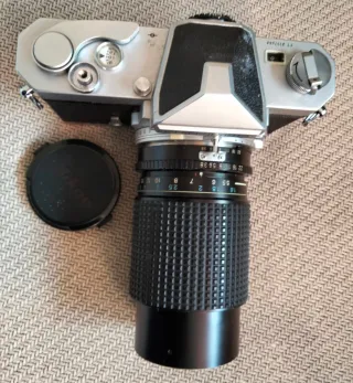 Cámara Nikkormat Plata y Negra