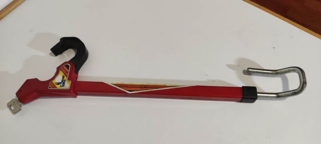 Barra antirrobo coche