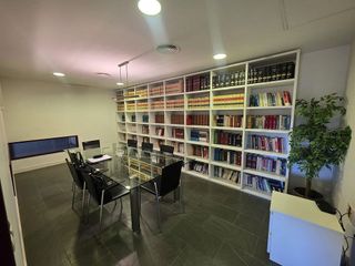 Oficina en venta en El Tardón - El Carmen en Sevilla