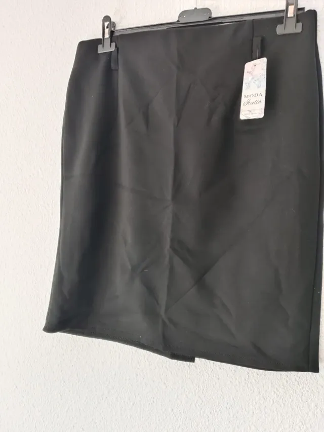 Falda negra de punto