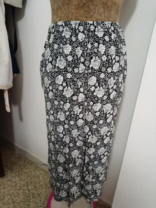 Falda midi estampada floral