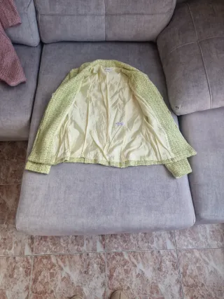 Chaqueta americana verde con flecos