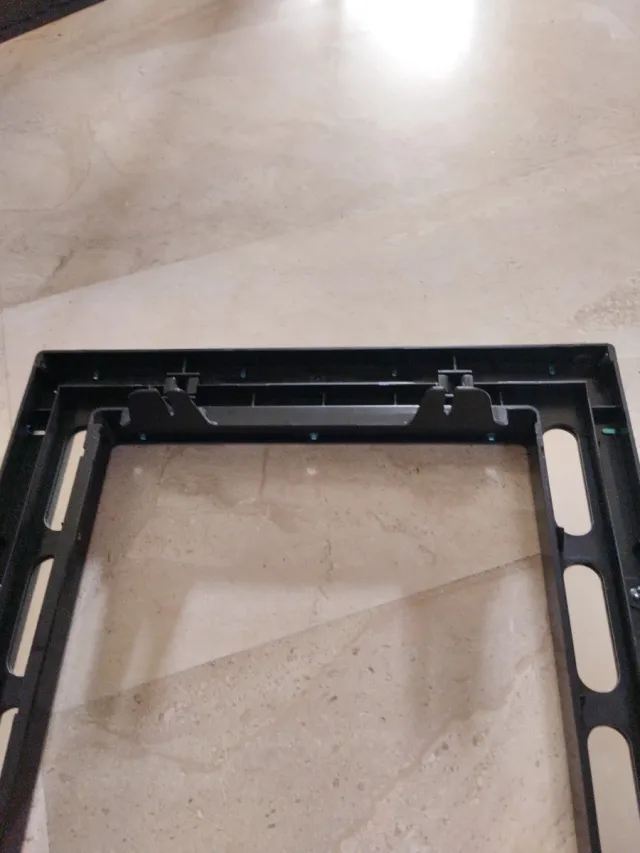 Marco de acero para microondas.