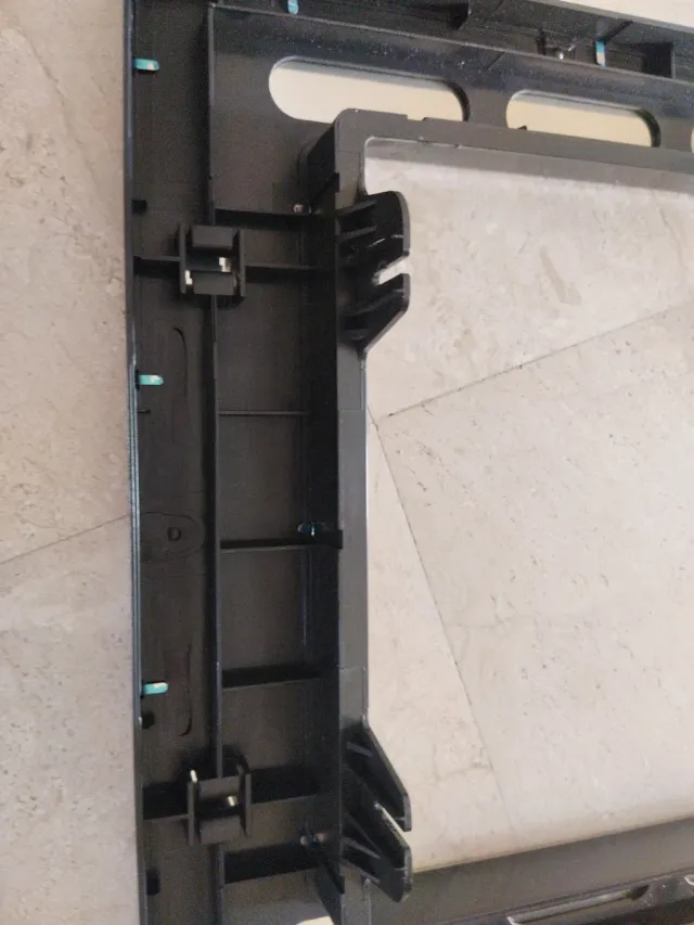 Marco de acero para microondas.