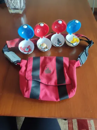 Bolso bandolera Pokémon con figuras