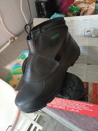 Botas de trabajo PANTER impermeables negras.