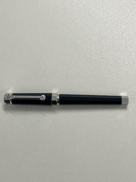 Bolígrafo Montegrappa Negro , Resina negra y plata
