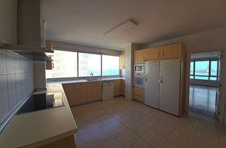 Piso en alquiler en Arenales - Lugo - Avenida Marítima en Palmas de Gran Canaria(Las)