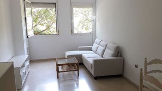 Piso en alquiler en Pedro Salvador - Las Palmeritas en Sevilla
