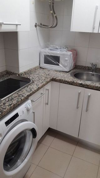 Piso en alquiler en Pedro Salvador - Las Palmeritas en Sevilla