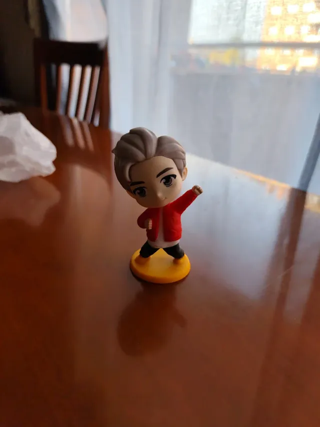 Figura RM BTS Tiny Tan McDonald's