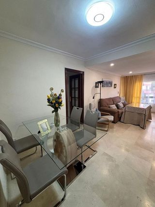 Piso en alquiler en Tres Huertas - El Torrejón - El Cerezo en Sevilla