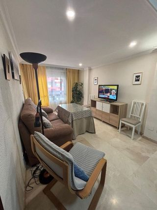 Piso en alquiler en Tres Huertas - El Torrejón - El Cerezo en Sevilla