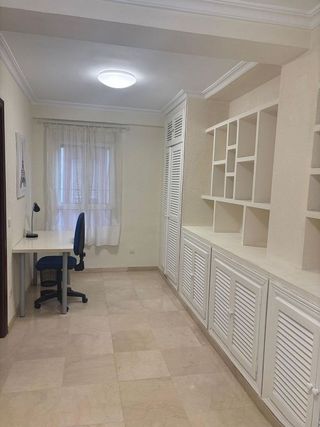 Piso en alquiler en Tres Huertas - El Torrejón - El Cerezo en Sevilla