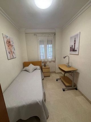 Piso en alquiler en Tres Huertas - El Torrejón - El Cerezo en Sevilla