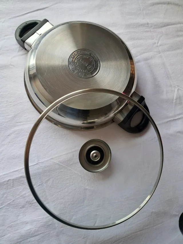 Cazuela Fagor con tapa de cristal