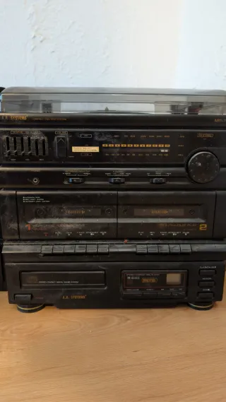 Minicadena con tocadiscos y CD