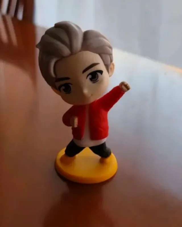 Figura RM BTS Tiny Tan McDonald's