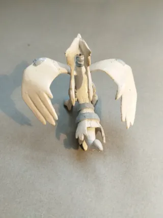 Figuras Pokémon Zekrom y Reshiram