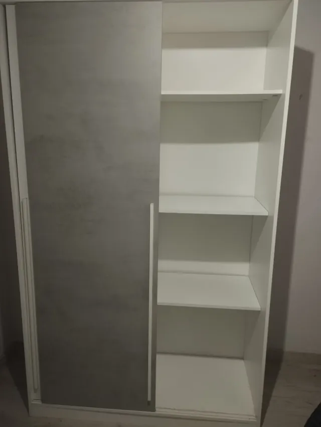 Armario puertas correderas blanco y gris