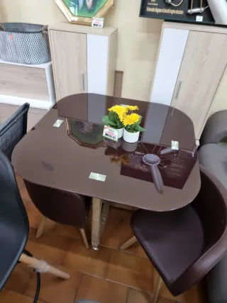 Mesa comedor y 4 sillas