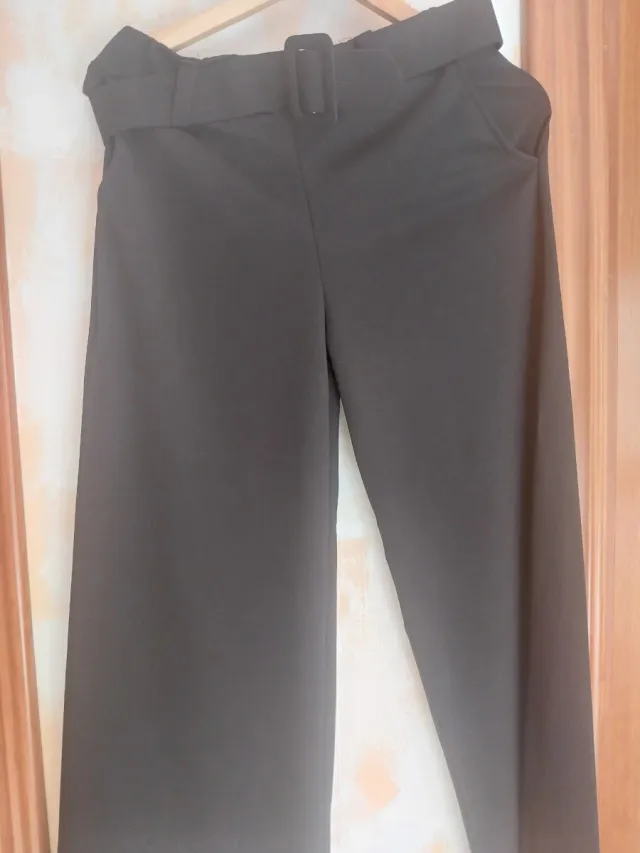 Pantaloni palazzo neri con cintura