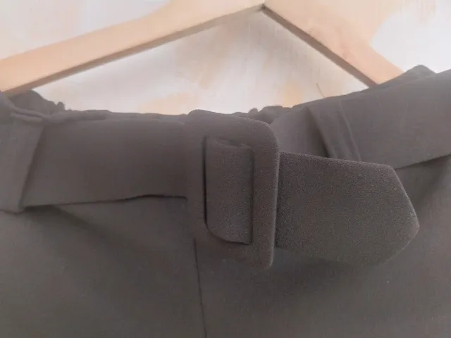 Pantaloni palazzo neri con cintura