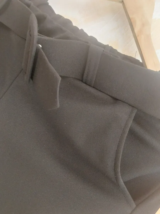 Pantaloni palazzo neri con cintura