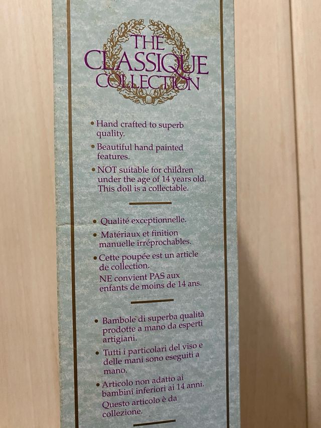 Muñeca de Porcelana Jessica Clásica