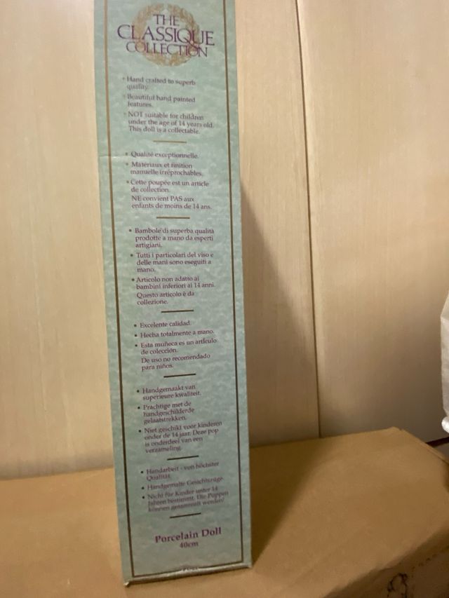 Muñeca de Porcelana Jessica Clásica