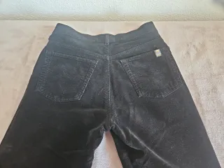 Pantalón de pana negro